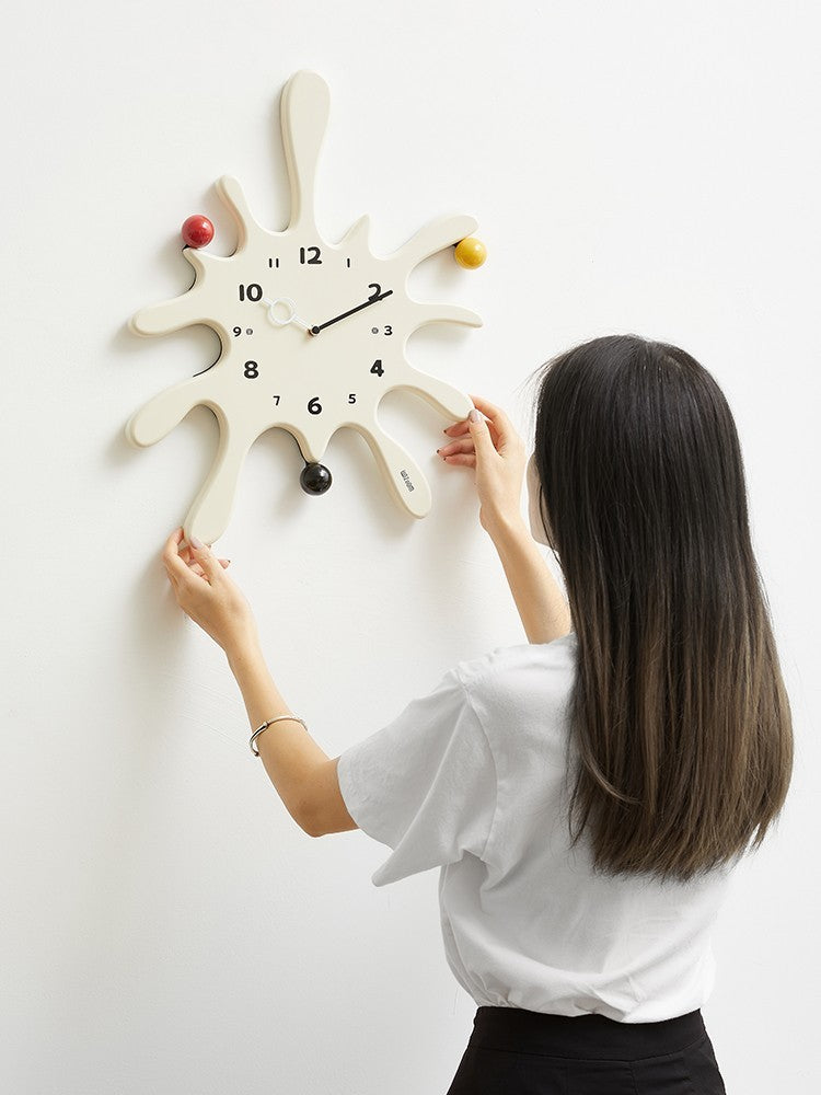 Reloj de pared creativo sin perforaciones de arte simple