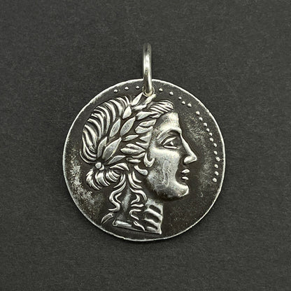 Reproduction de pièces d'argent de bijoux grecs anciens