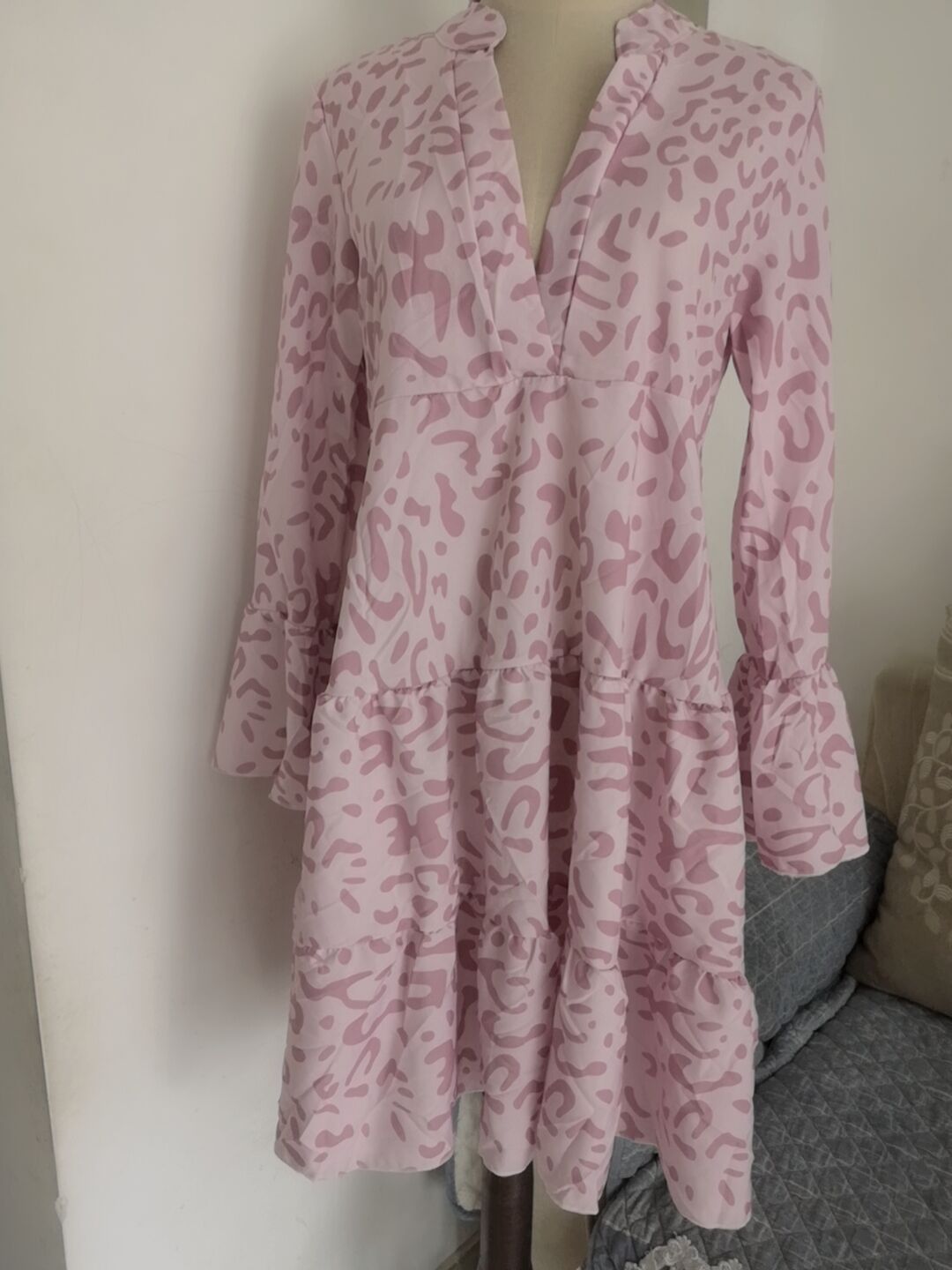 Vestido de mujer con estampado de leopardo.