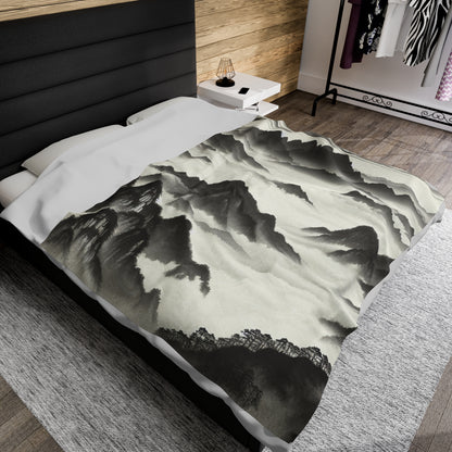 "Misty Peaks in the Fog" - The Alien Velveteen Couverture en peluche Style peinture à l'encre