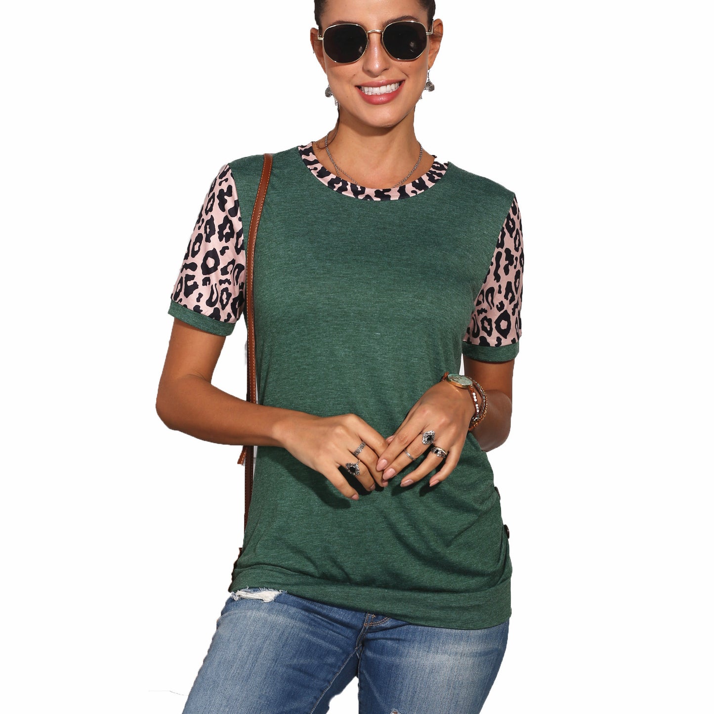 Camiseta cuello redondo estampado leopardo