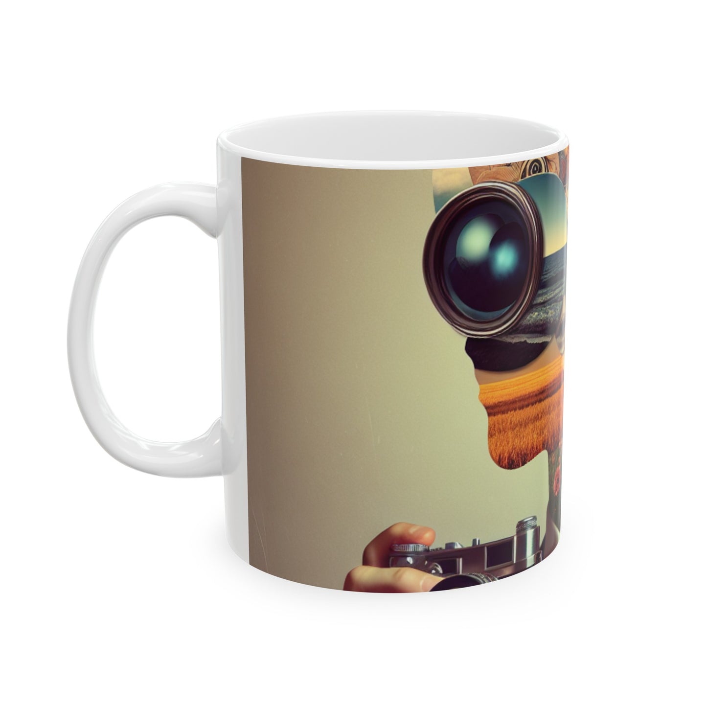 "Fusión Naturaleza-Tecnología: Una exploración de fotomontaje" - Taza de cerámica The Alien Fotomontaje de 11 oz