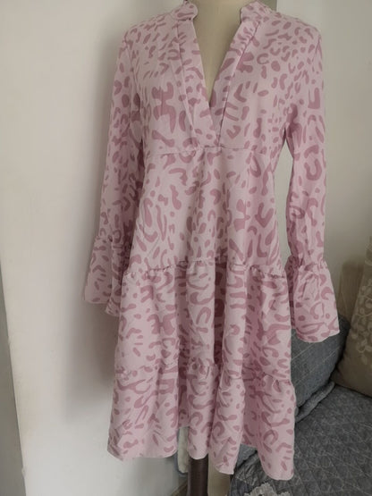 Vestido de mujer con estampado de leopardo.