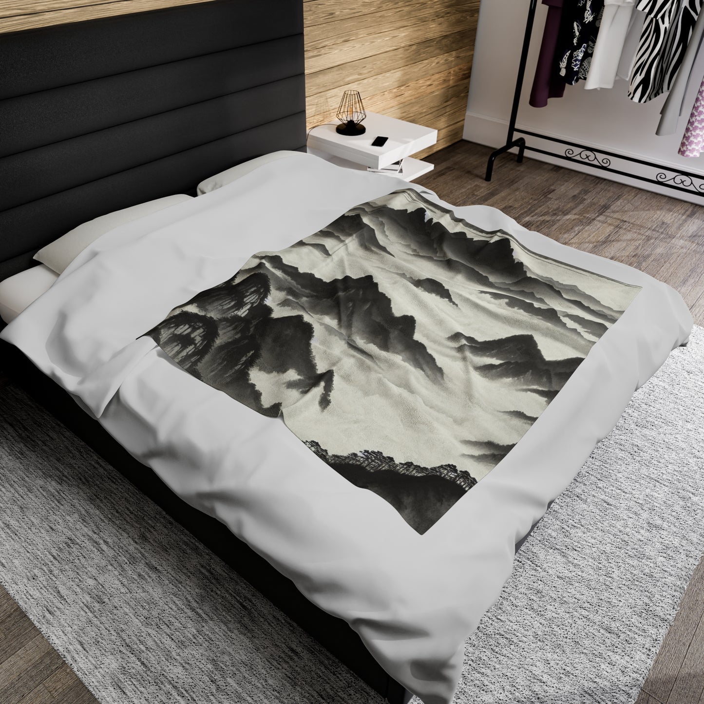 "Misty Peaks in the Fog" - The Alien Velveteen Couverture en peluche Style peinture à l'encre