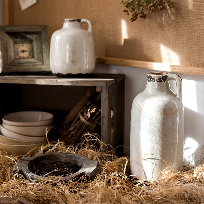 Vase en poterie à petite bouche à glaçure craquelée