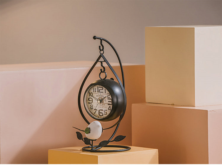 Reloj de escritorio de moda con decoración silenciosa, reloj despertador minimalista moderno americano para sala de estar, reloj despertador Retro dorado