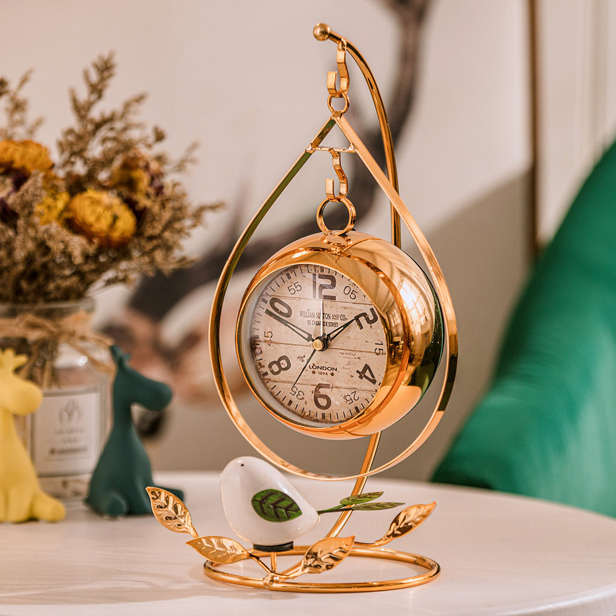 Reloj de escritorio de moda con decoración silenciosa, reloj despertador minimalista moderno americano para sala de estar, reloj despertador Retro dorado