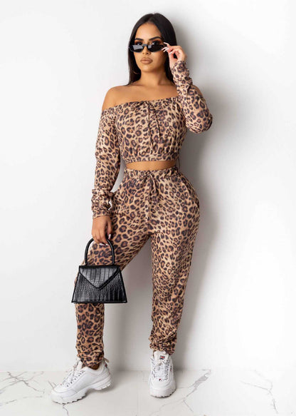 Traje deportivo de ocio con estampado de leopardo