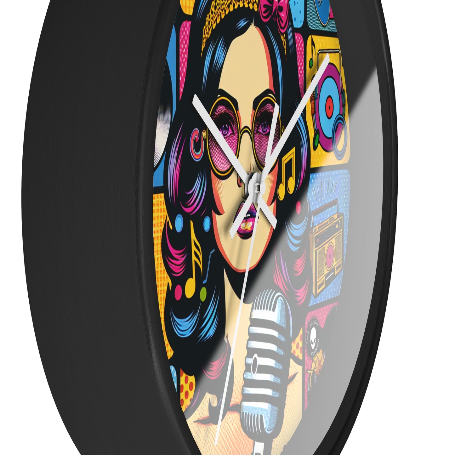 "Celebrando la iconografía pop: un retrato retrospectivo" - The Alien Wall Clock Pop Art