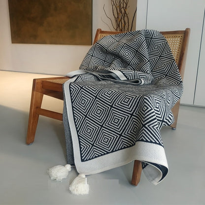 Retro Single Lunch Break Black And White Geometric Knit Blanket