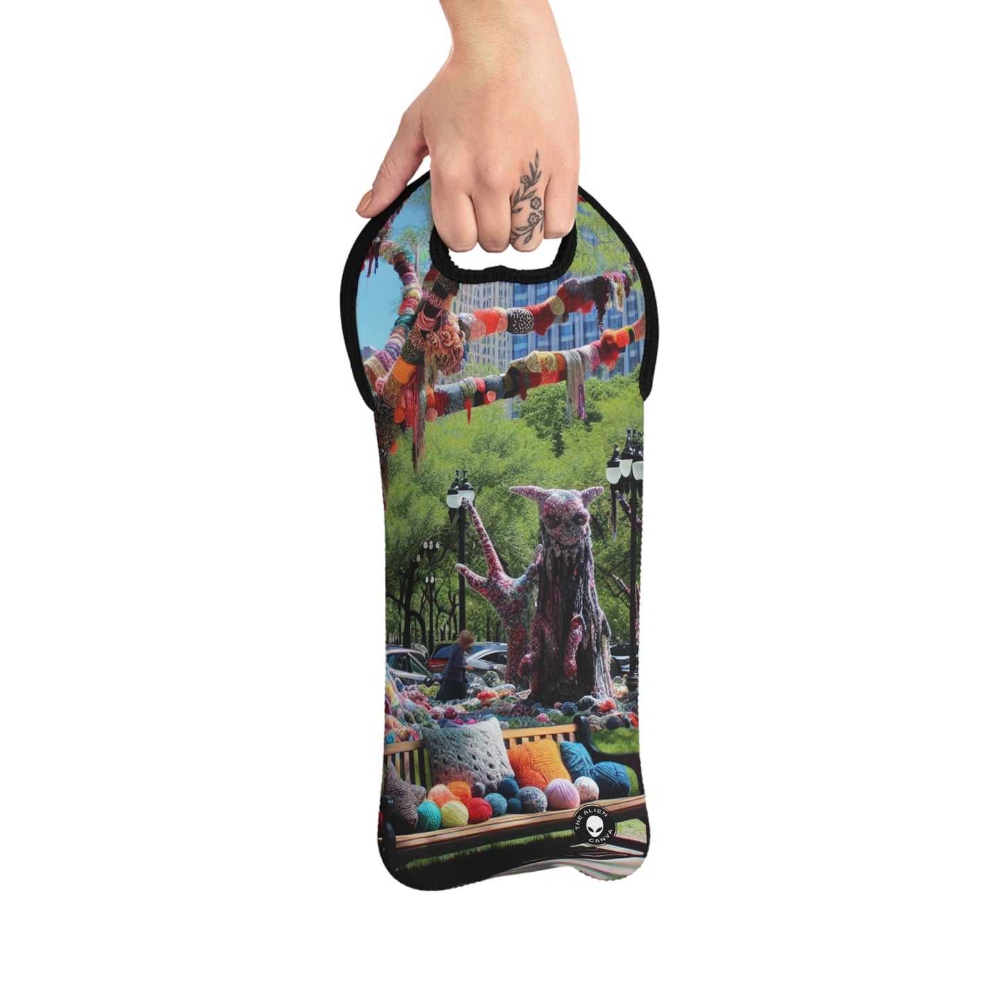 Titre : « Yarnscaped City : A Whimsical Fiber Art Fusion » - The Alien Wine Tote Bag Yarn Bombing (Fiber Art)