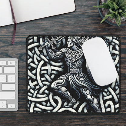 "Celtic Knight: Espada y escudo en nudos antiguos" - The Alien Gaming Mouse Pad Estilo de arte celta