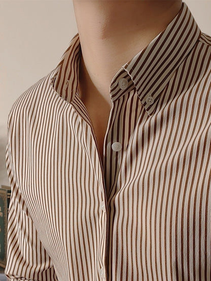 Chemise à rayures café ajustée pour hommes