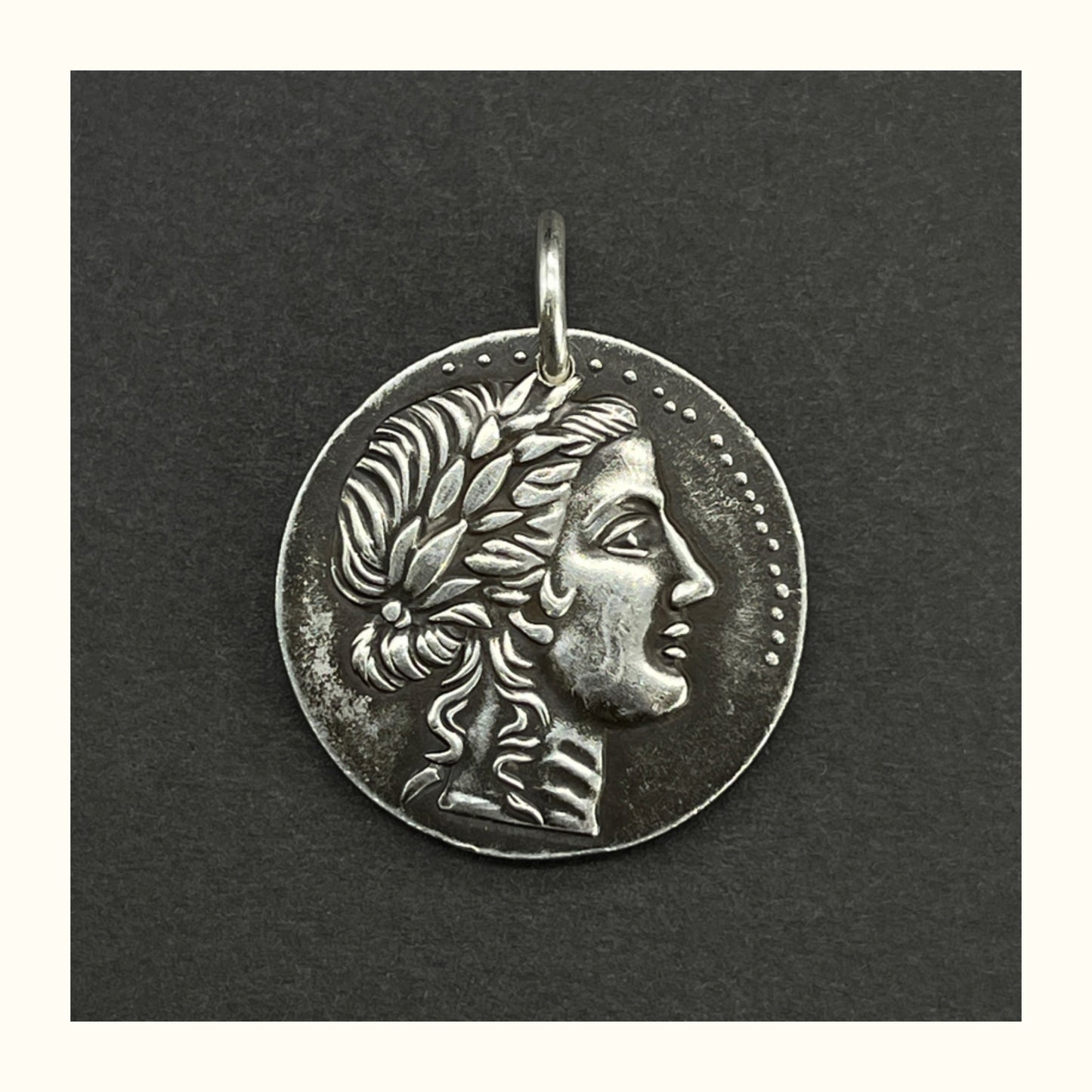 Reproduction de pièces d'argent de bijoux grecs anciens