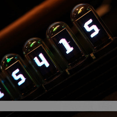 Horloge numérique de décoration créative de bureau à tube pseudo-lumineux RVB