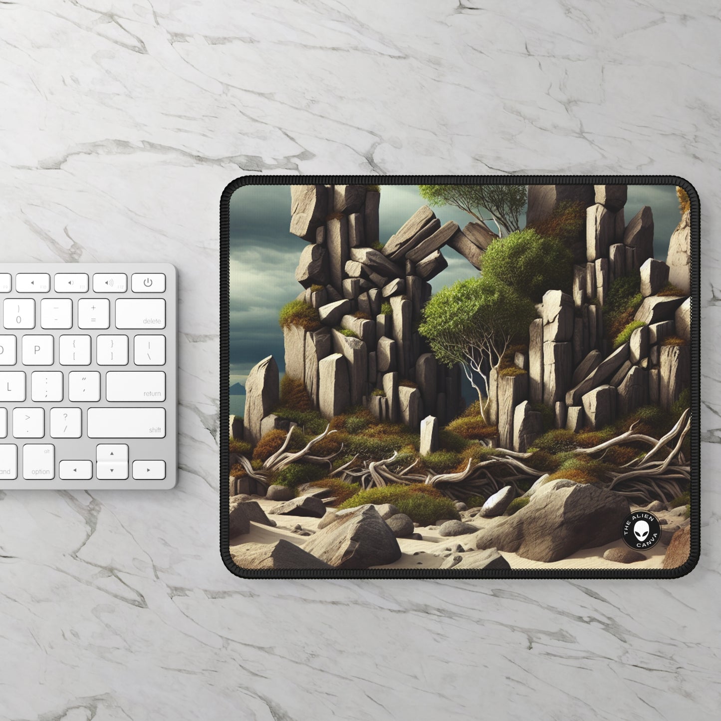 "Spinning Nature's Tapestry : une installation de Land Art à couper le souffle célébrant la beauté complexe des toiles d'araignées" - The Alien Gaming Mouse Pad Land Art