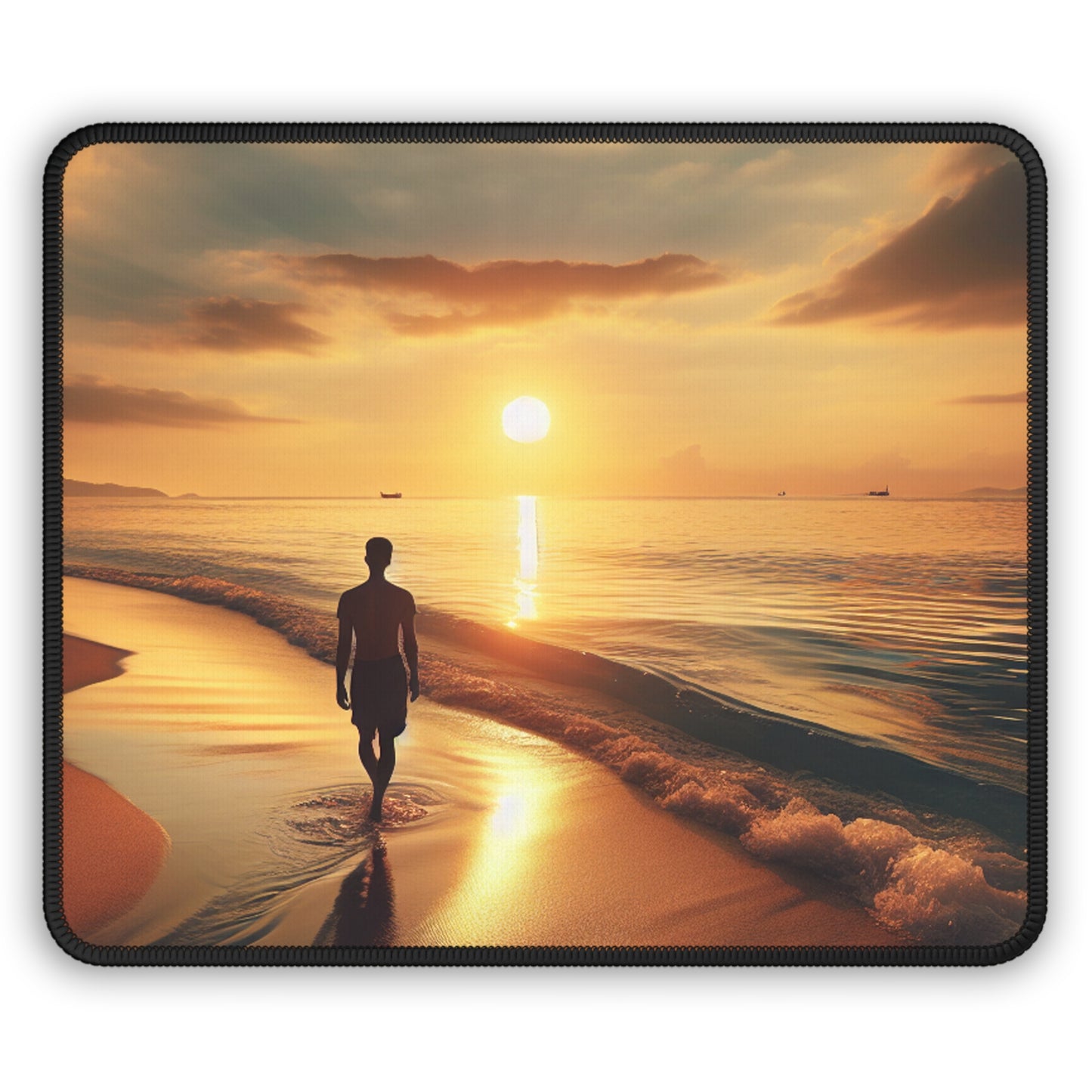 "Une promenade le long de la plage au coucher du soleil" - Le style photoréaliste du tapis de souris Alien Gaming