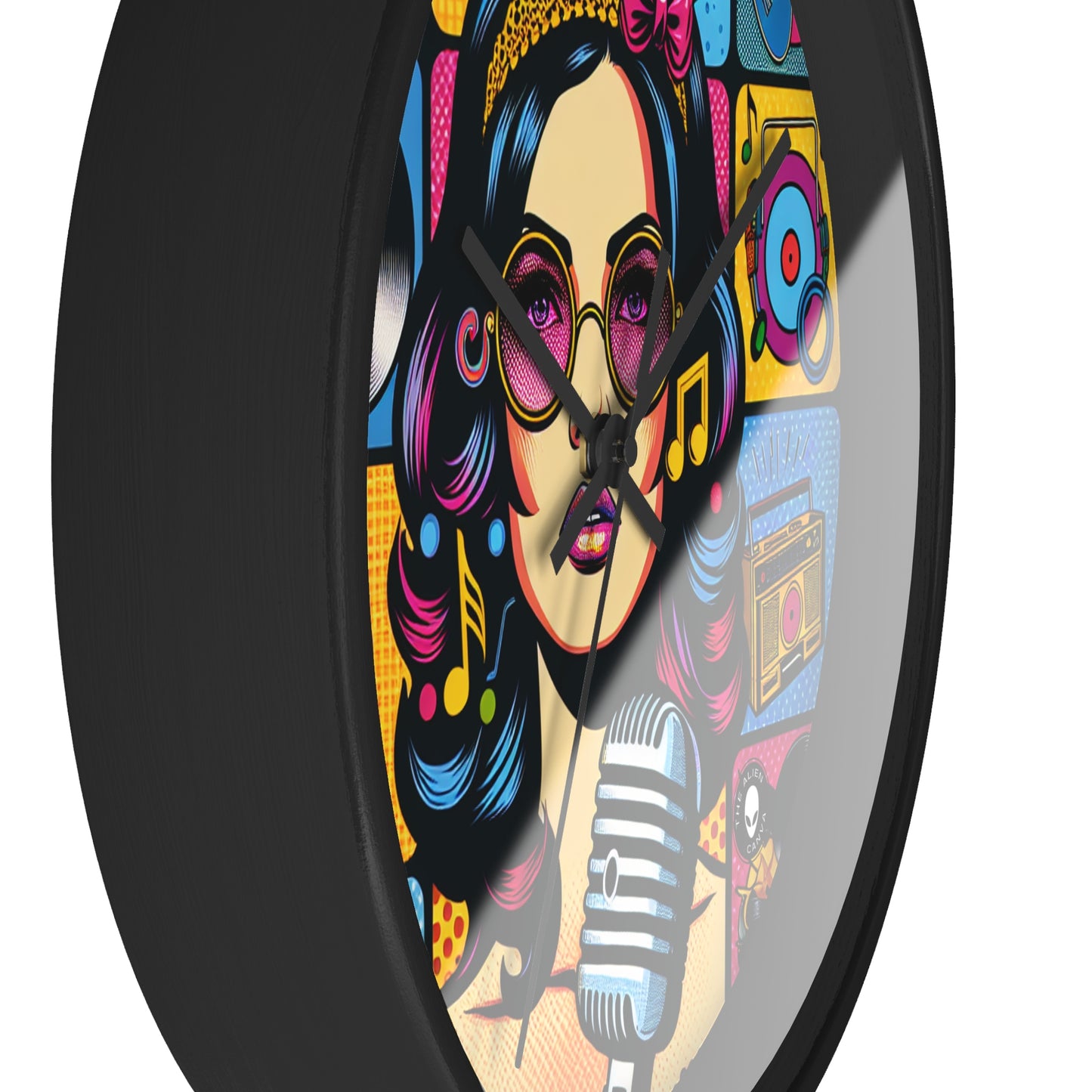 "Celebrando la iconografía pop: un retrato retrospectivo" - The Alien Wall Clock Pop Art