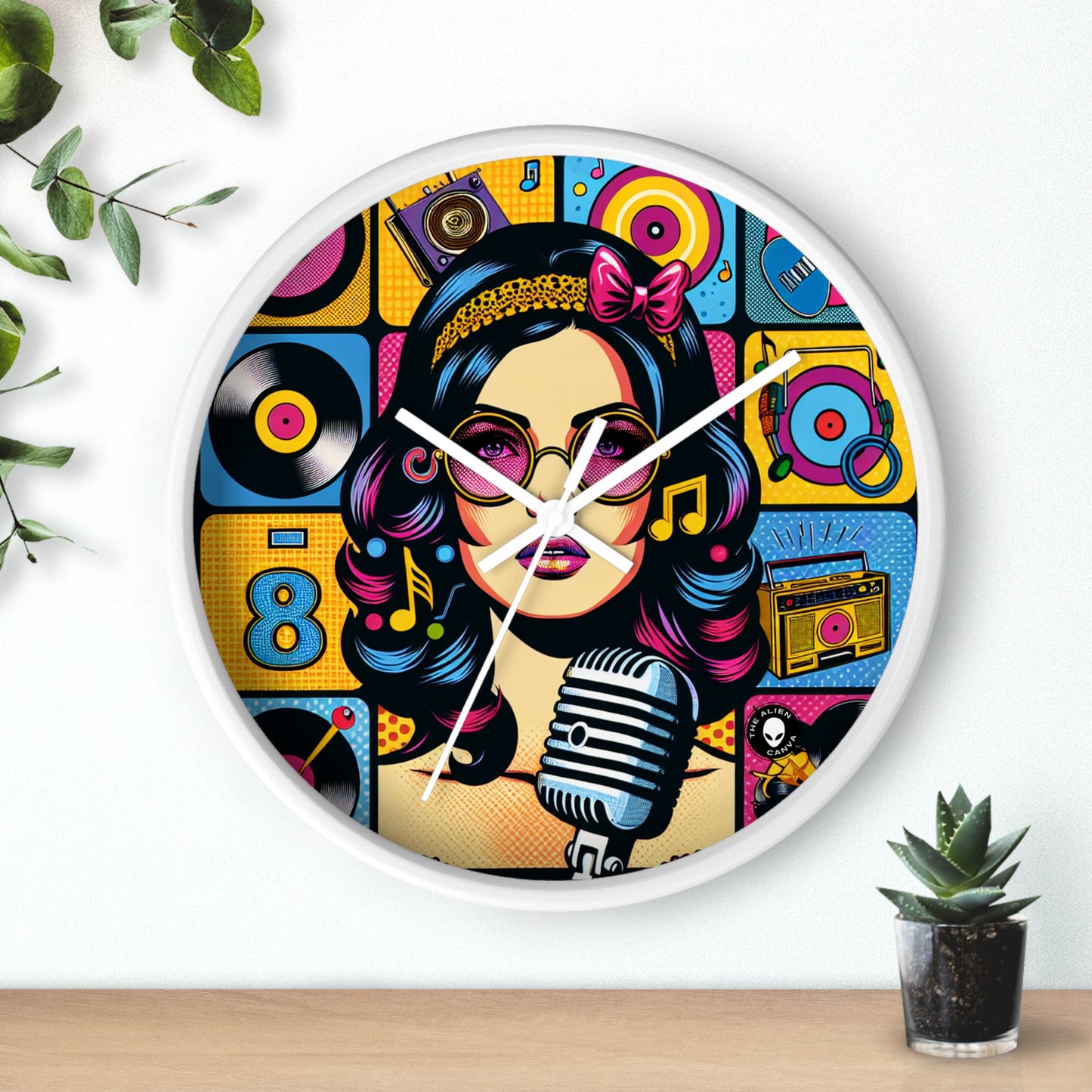 "Célébrer l'iconographie pop : un portrait rétrospectif" - L'horloge murale Alien Pop Art