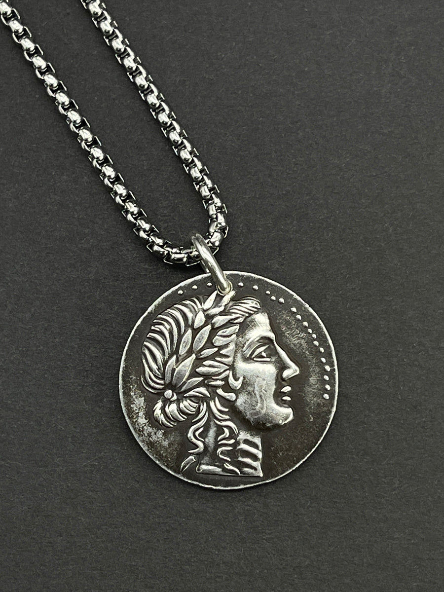 Reproduction de pièces d'argent de bijoux grecs anciens