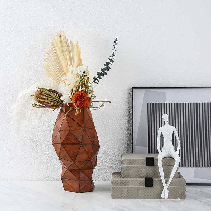 Simple And Modern Resin Abstract Triangle Leather Vase