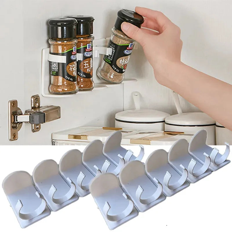 Estante de pared para botellas de especias, soporte de almacenamiento de condimentos de cocina, Clip de plástico autoadhesivo, ganchos para puerta de armario, soporte dispensador de tarros de especias