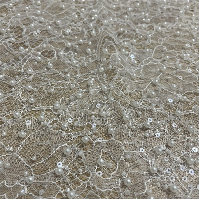 Tissu en dentelle à paillettes cloutées avec fond en dentelle