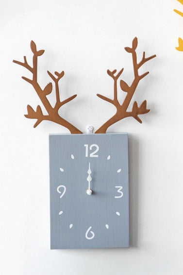 Home Deer Antlers Wooden Art Wall Clock