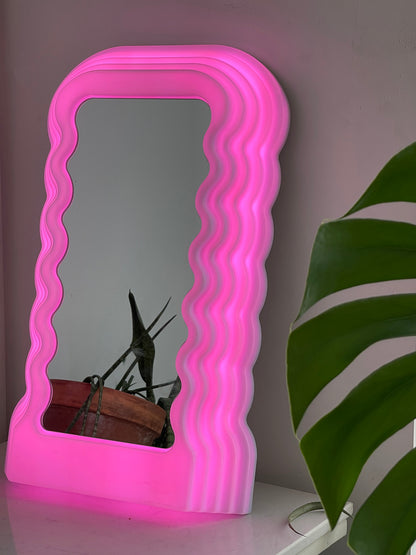 Simple Modern Wave Art Makeup Mirror Desktop Mini