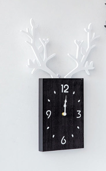 Home Deer Antlers Wooden Art Wall Clock