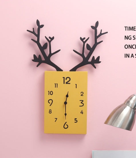 Home Deer Antlers Wooden Art Wall Clock