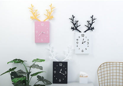 Home Deer Antlers Wooden Art Wall Clock